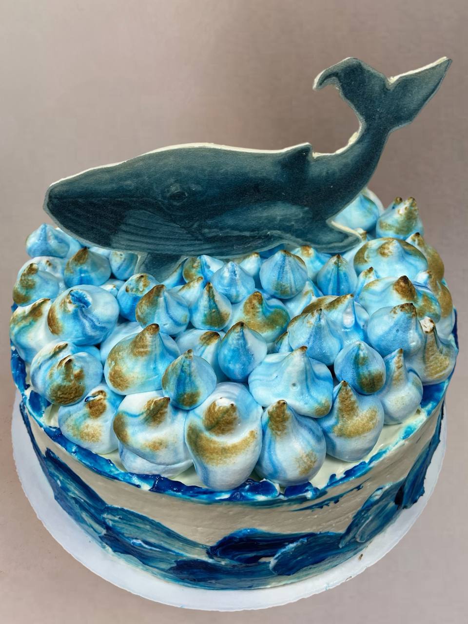 Торт с китом и заварной меренгой