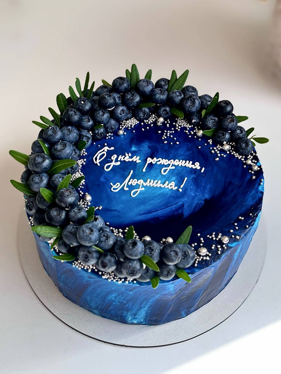 Торт на день рождения с голубикой